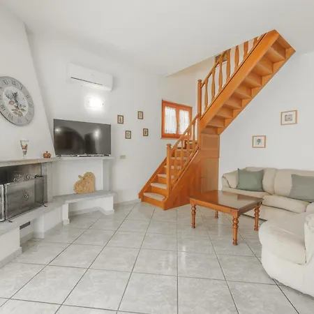 Villa Mimosa Con Piscina - Goelba Marmi