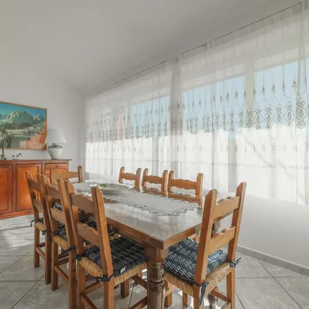 Mimosa Con Piscina - Goelba Marmi