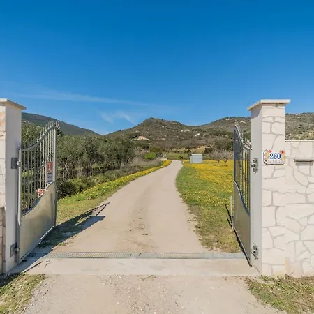 Mimosa Con Piscina - Goelba * Marmi