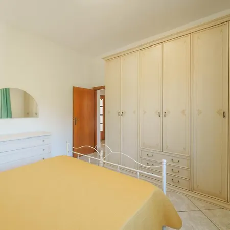 Mimosa Con Piscina - Goelba Marmi