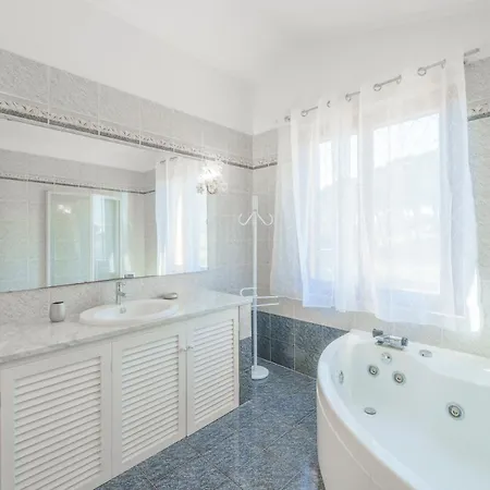 Villa Mimosa Con Piscina - Goelba Marmi