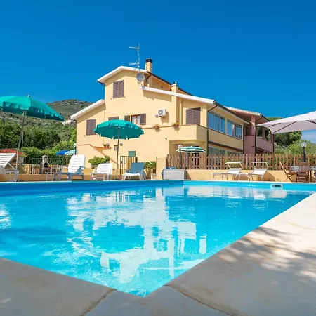 Mimosa Con Piscina - Goelba