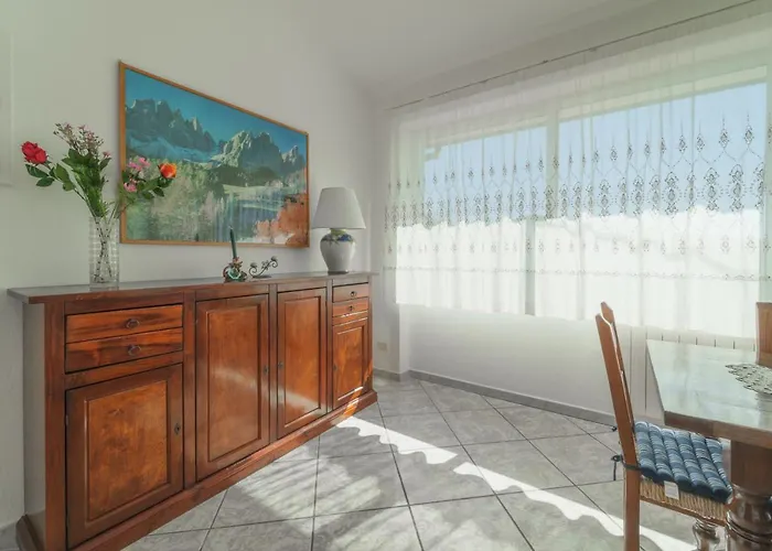 Mimosa Con Piscina - Goelba Marmi