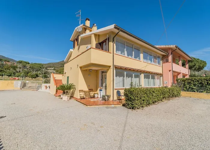 Mimosa Con Piscina - Goelba Marmi