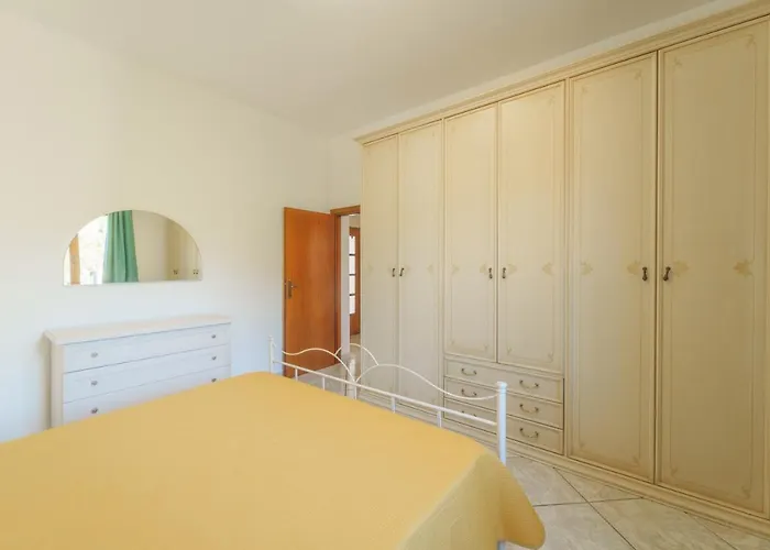 Mimosa Con Piscina - Goelba Marmi