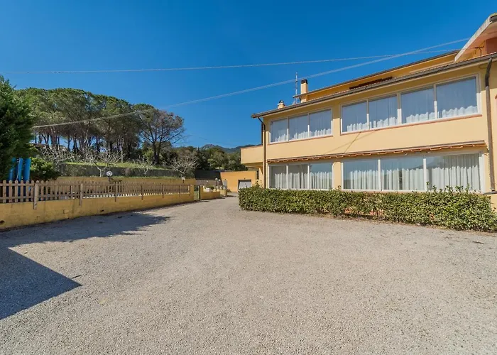 Mimosa Con Piscina - Goelba