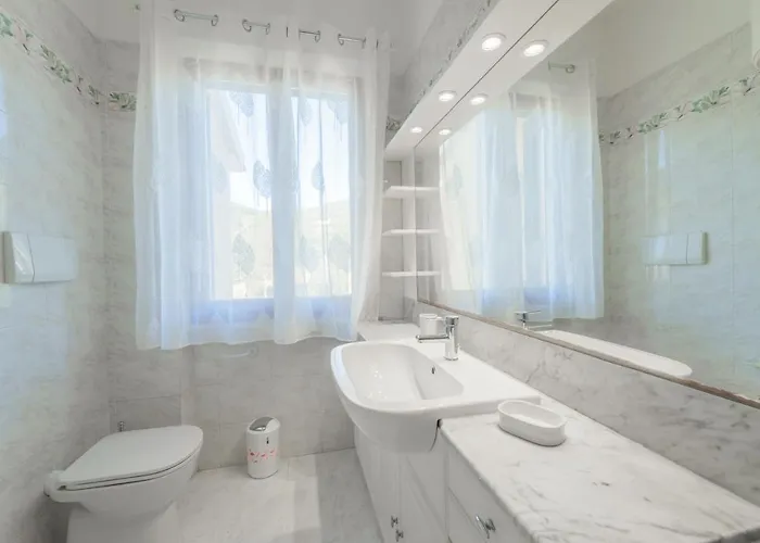 Mimosa Con Piscina - Goelba * Marmi