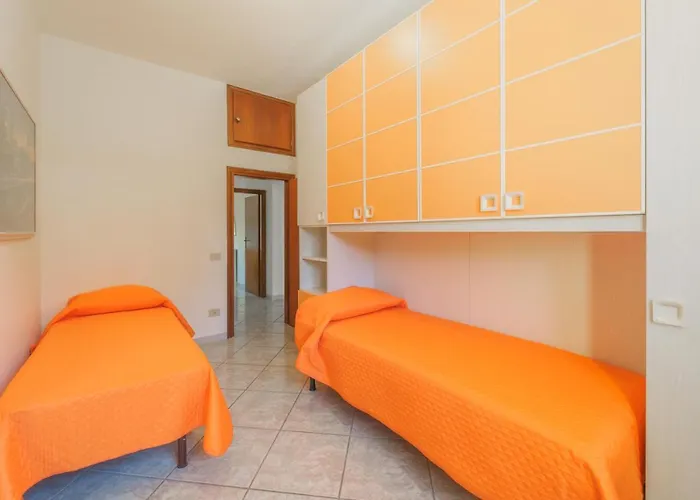 Mimosa Con Piscina - Goelba Marmi