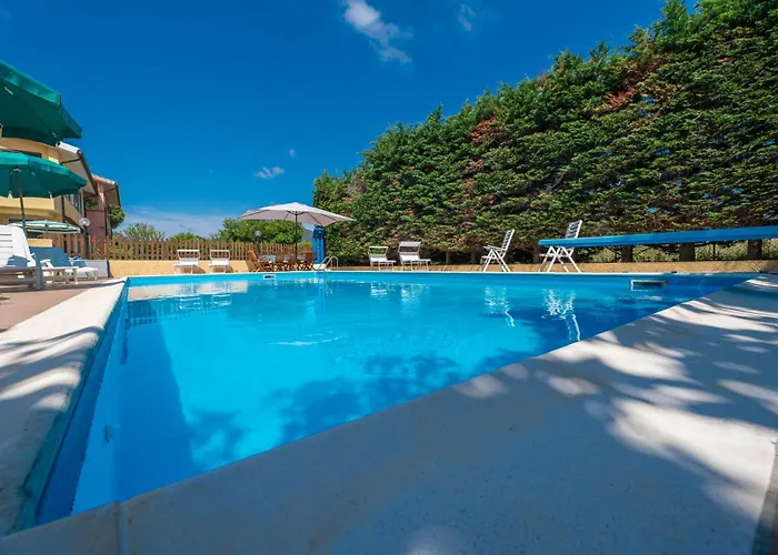 Mimosa Con Piscina - Goelba * Marmi