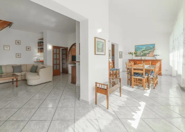 Mimosa Con Piscina - Goelba