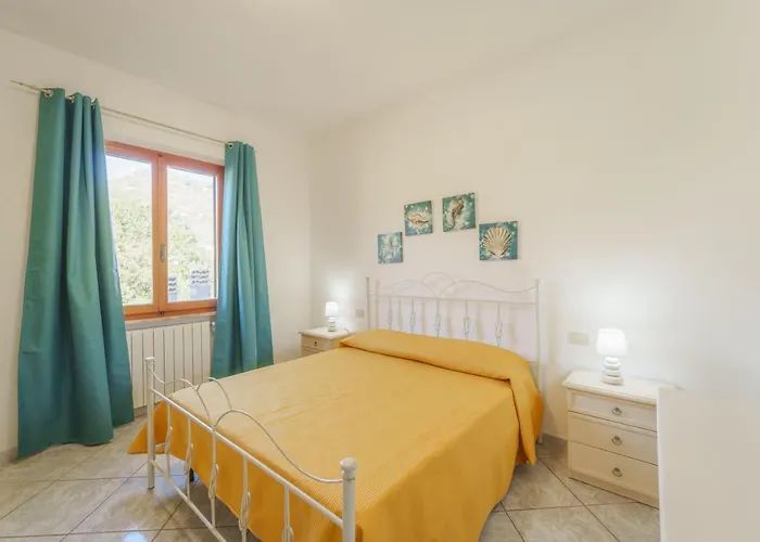 فيلة Mimosa Con Piscina - Goelba Marmi