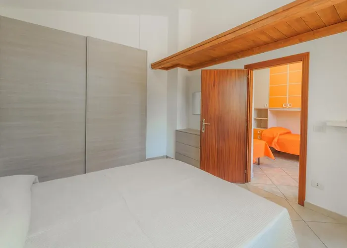 فيلة Mimosa Con Piscina - Goelba Marmi