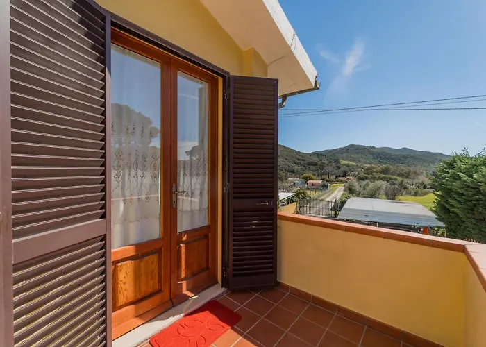 Mimosa Con Piscina - Goelba Marmi